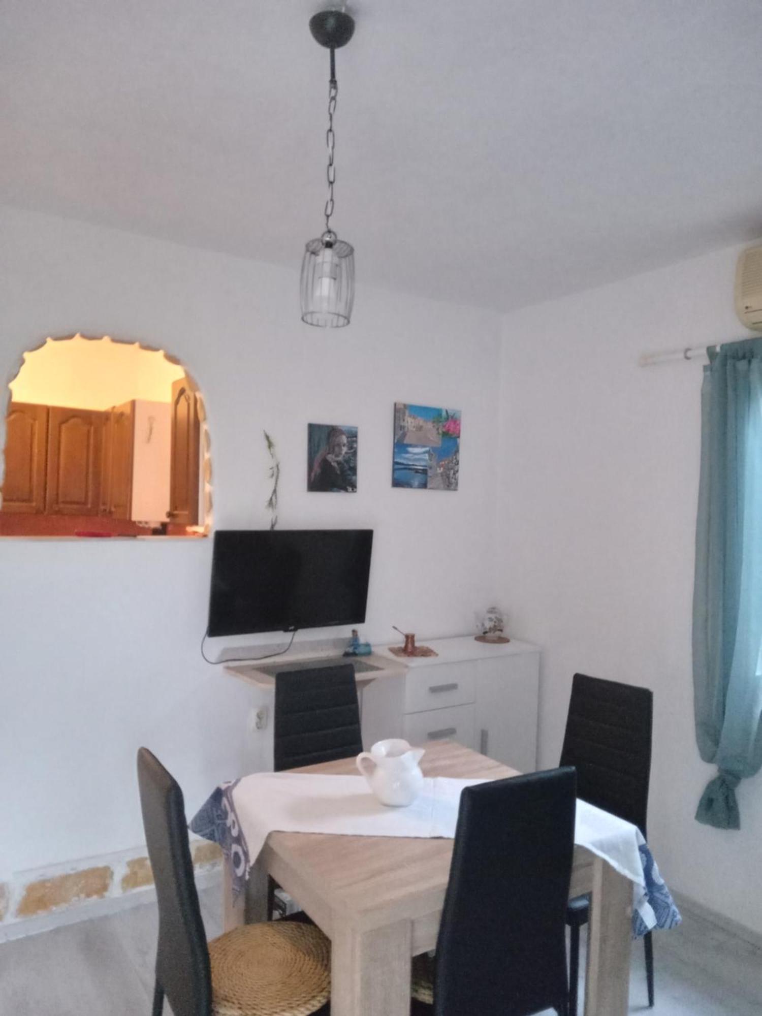 Apartment Ma'Re Supetar Εξωτερικό φωτογραφία