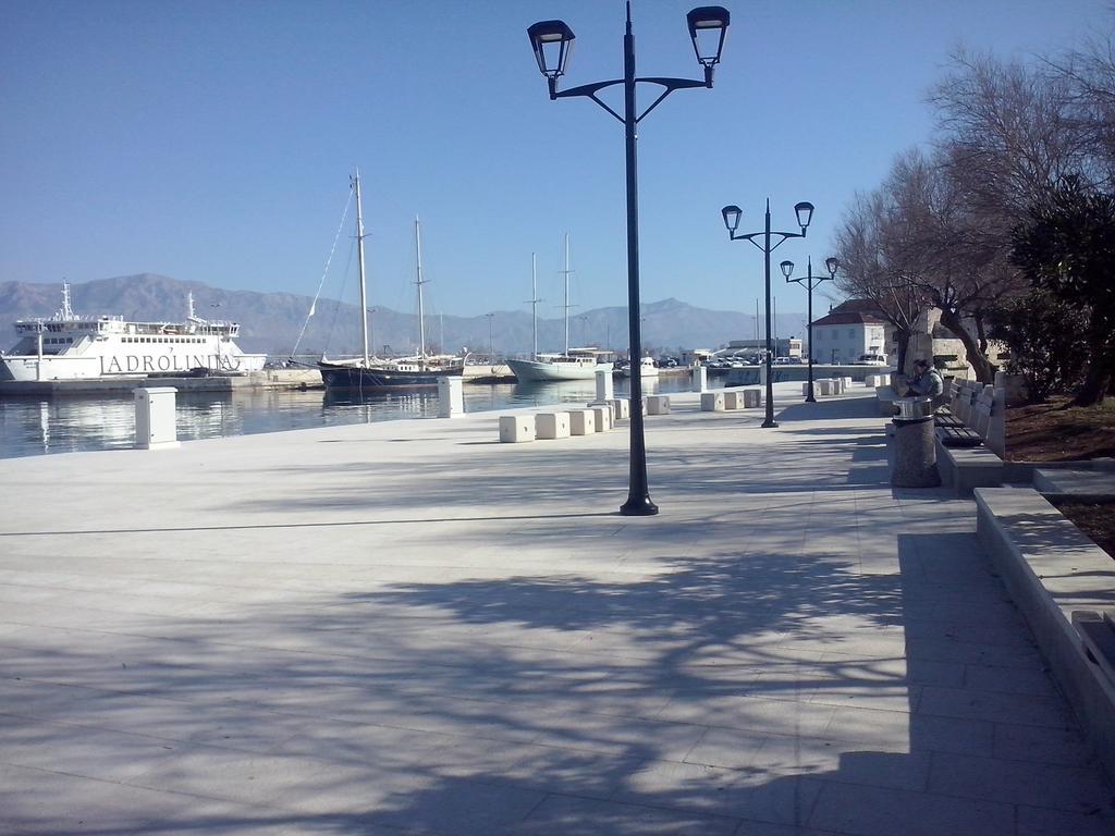 Apartment Ma'Re Supetar Εξωτερικό φωτογραφία