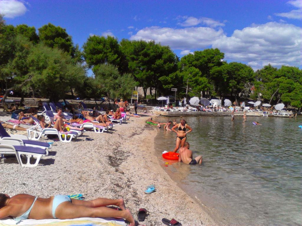 Apartment Ma'Re Supetar Εξωτερικό φωτογραφία