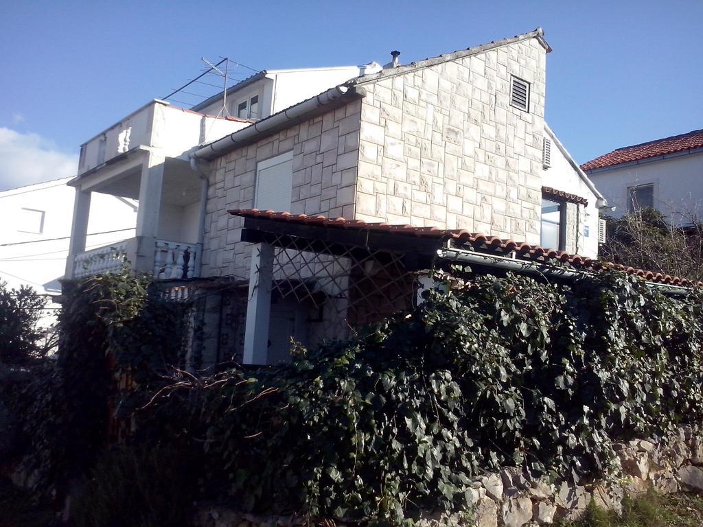 Apartment Ma'Re Supetar Εξωτερικό φωτογραφία