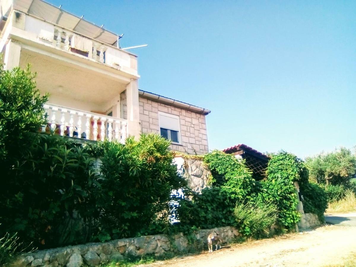 Apartment Ma'Re Supetar Εξωτερικό φωτογραφία